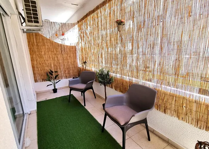 Center 2br W/ Parking And 250m Walk From * Ларнака