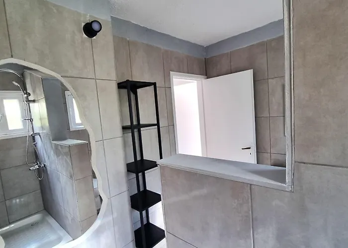 Center 2br W/ Parking And 250m Walk From Апартаменти *