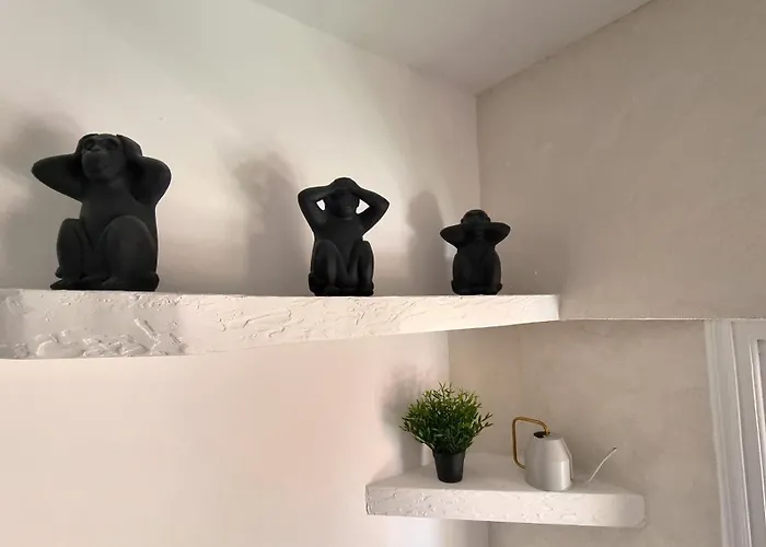 Center 2br W/ Parking And 250m Walk From Ларнака