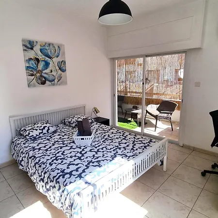 Center 2br W/ Parking And 250m Walk From Apartament