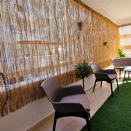 Apartament Center 2br W/ Parking And 250m Walk From Larnaca