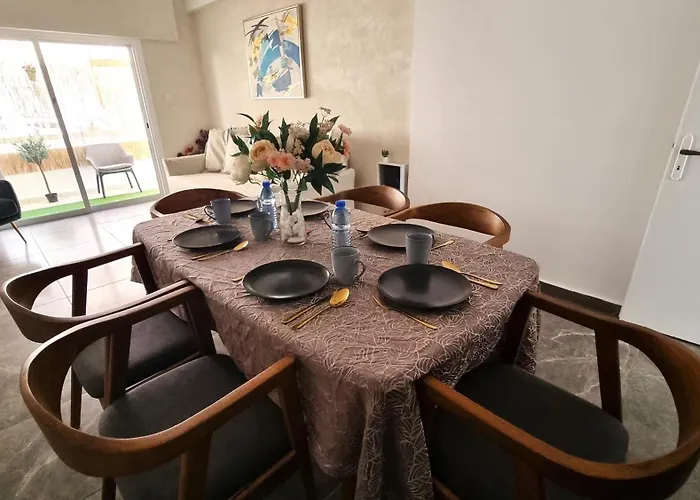 Center 2br W/ Parking And 250m Walk From Apartment