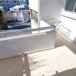 Center 2br W/ Parking And 250m Walk From
