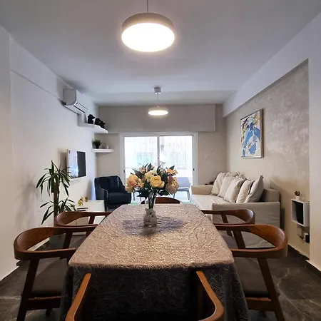 Center 2br W/ Parking And 250m Walk From Apartment