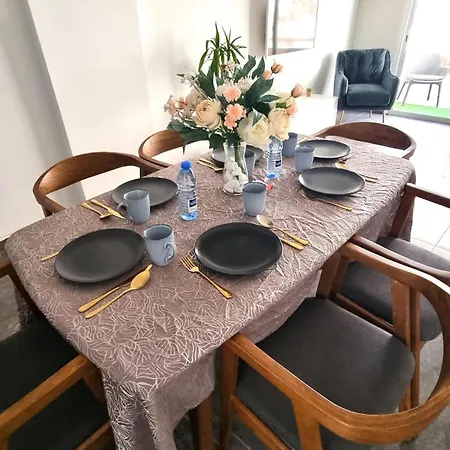 公寓 Center 2br W/ Parking And 250m Walk From *