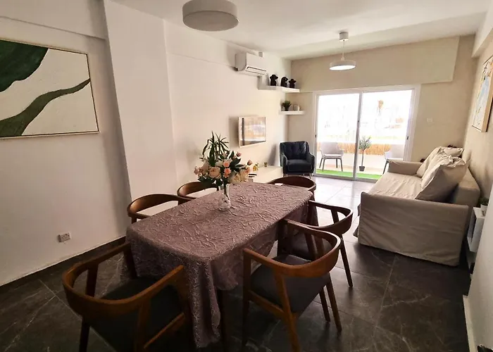 Center 2br W/ Parking And 250m Walk From Larnaca